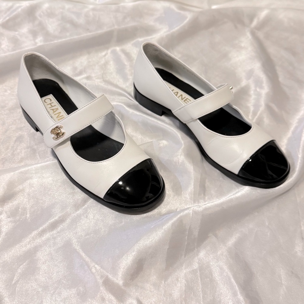 Chanel CC Logo Mary Jane Flats